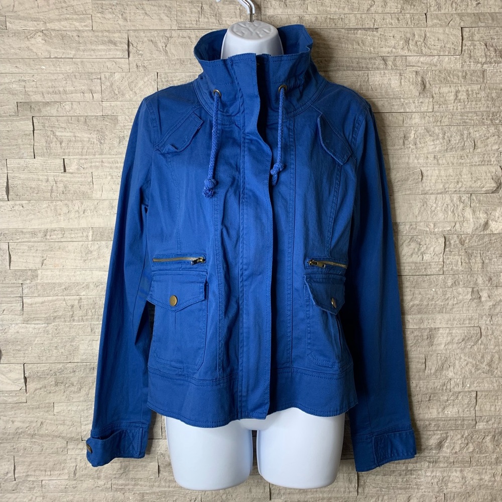 Cute blue jacket with zipper